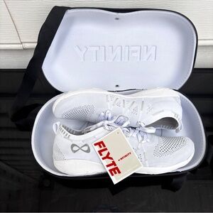 Nfinity Flyte Cheer Shoes White Size 8.5 With Case NWT